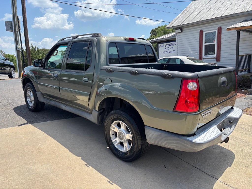 2004 Ford Explorer Image 10