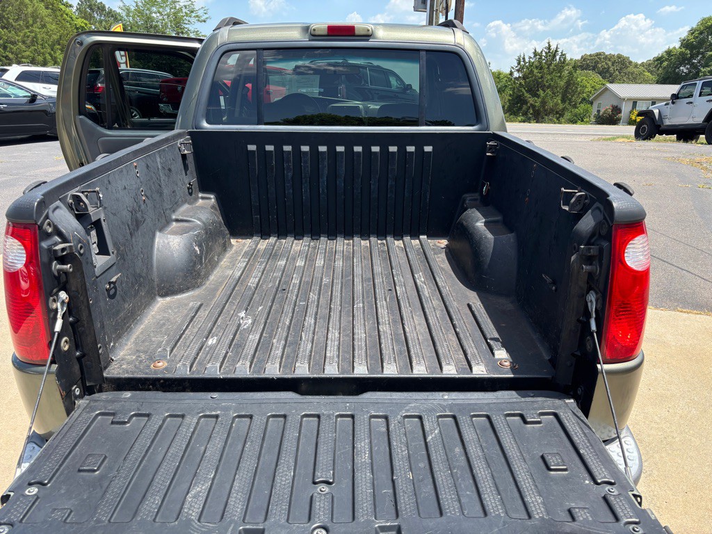 2004 Ford Explorer Image 13