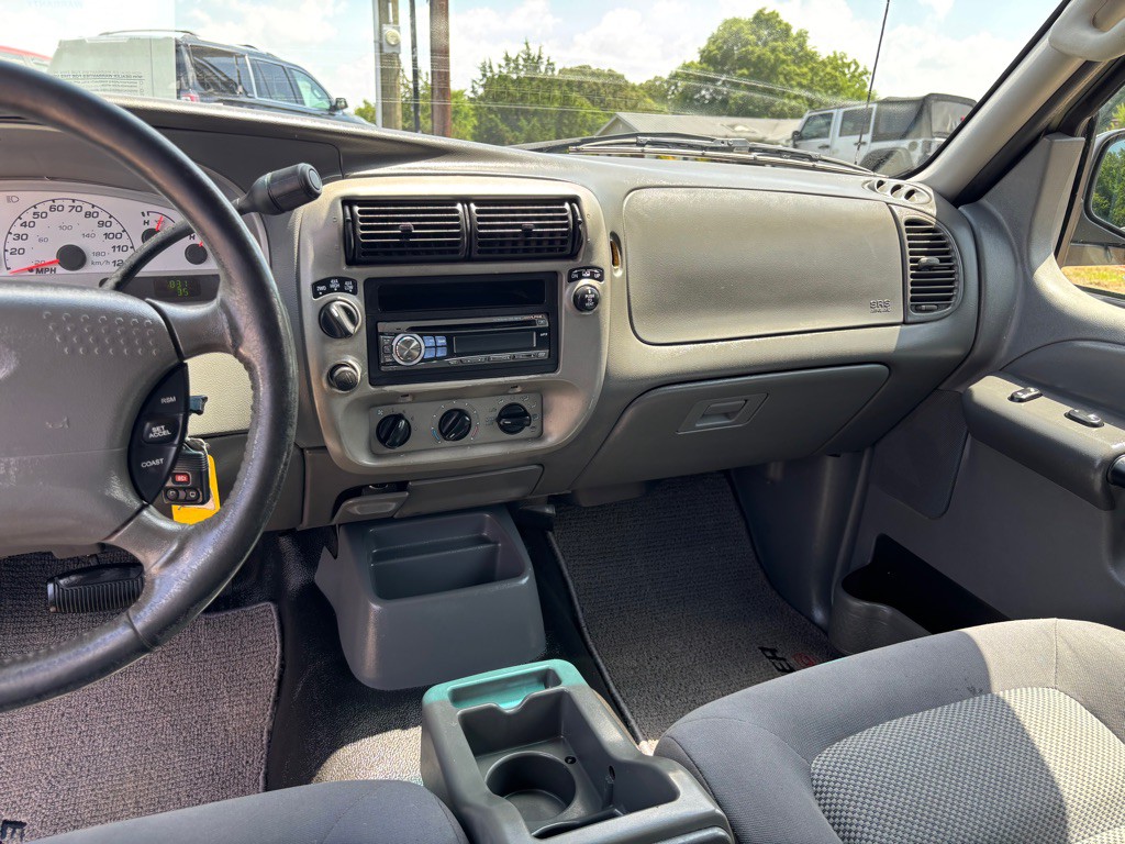 2004 Ford Explorer Image 16