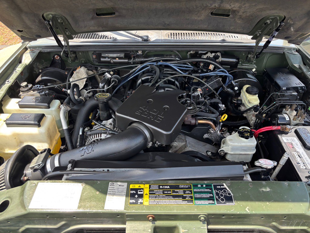 2004 Ford Explorer Image 17