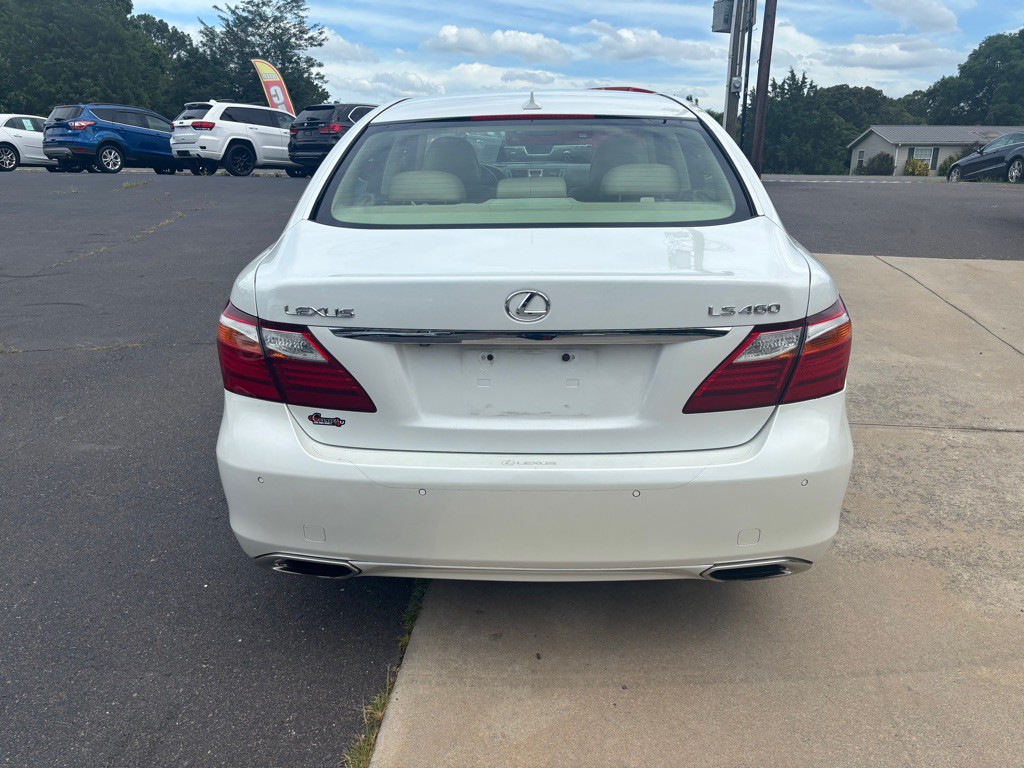 2010 Lexus LS Image 9