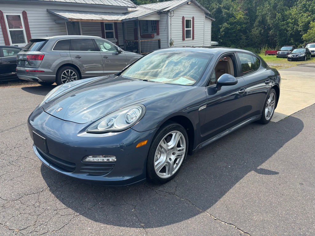 2011 Porsche Panamera Image 3