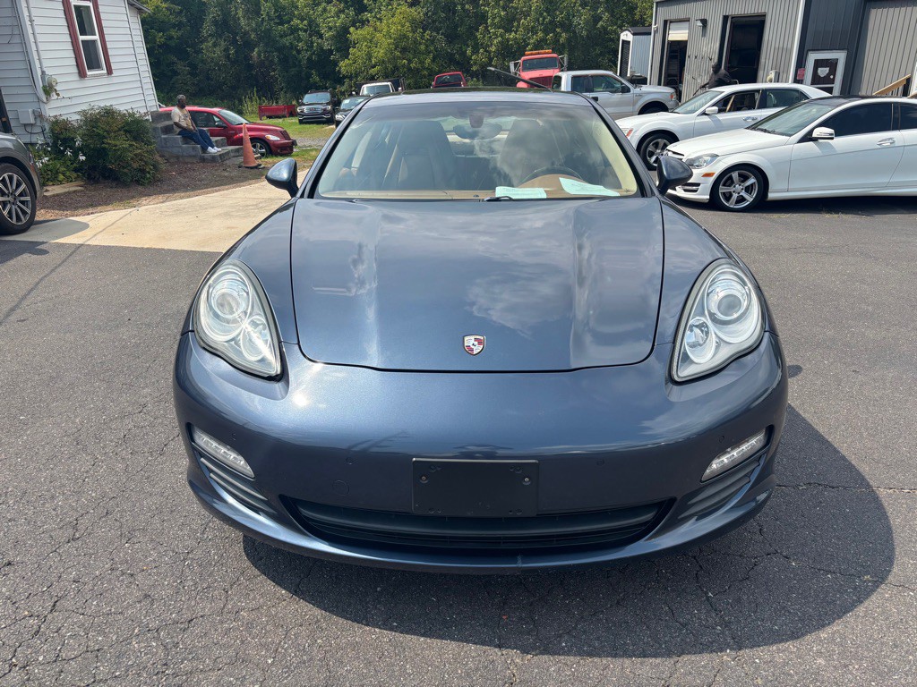 2011 Porsche Panamera Image 4