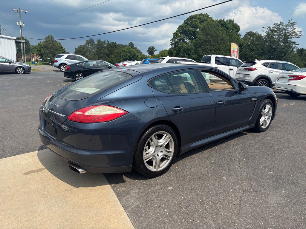 2011 Porsche Panamera Image 8