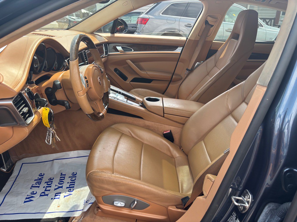 2011 Porsche Panamera Image 11
