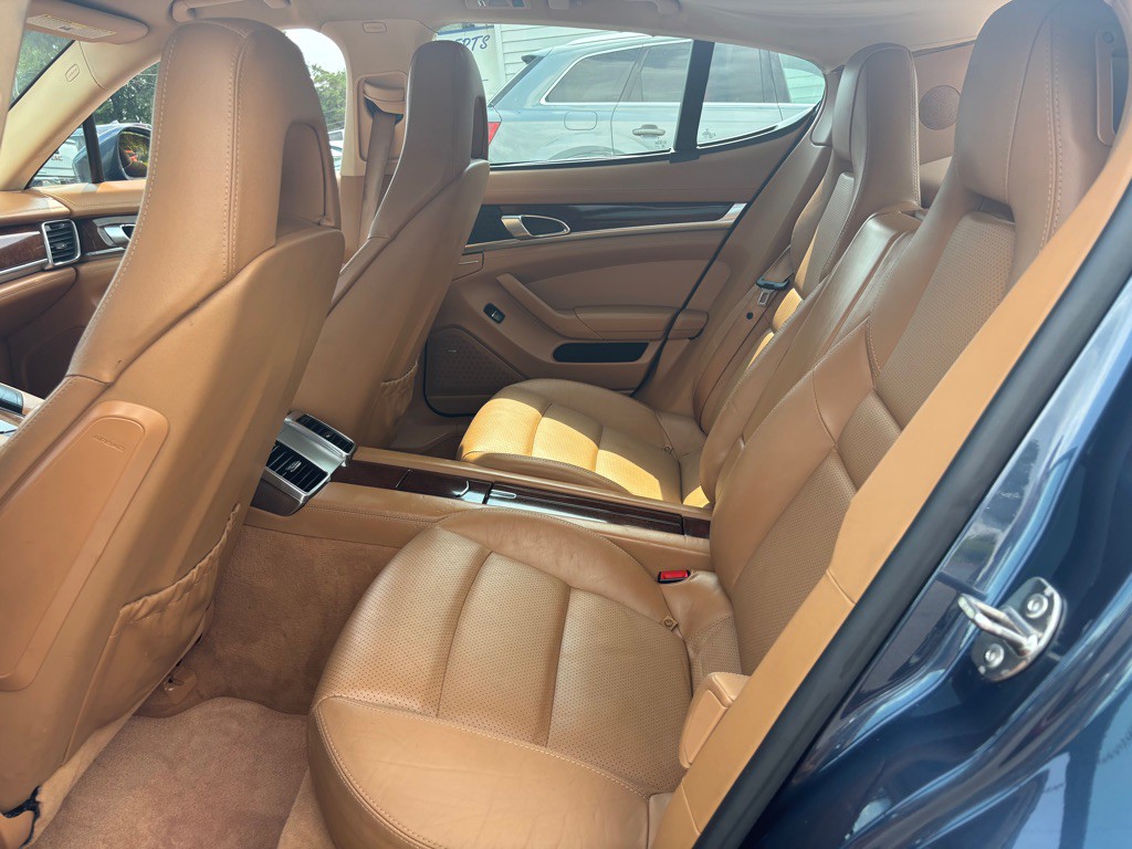 2011 Porsche Panamera Image 12