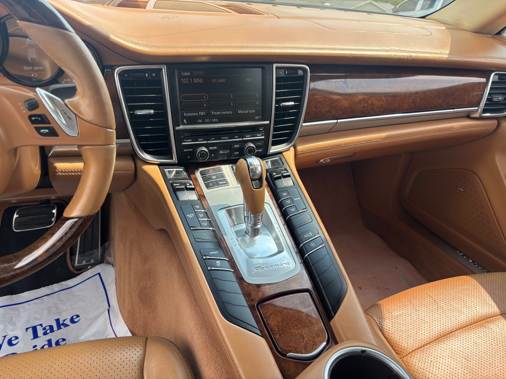 2011 Porsche Panamera Image 15