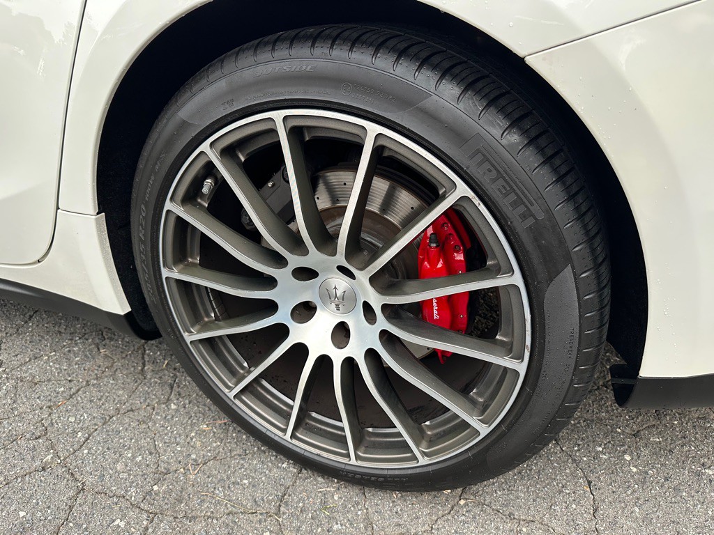 2017 Maserati Ghibli Image 9