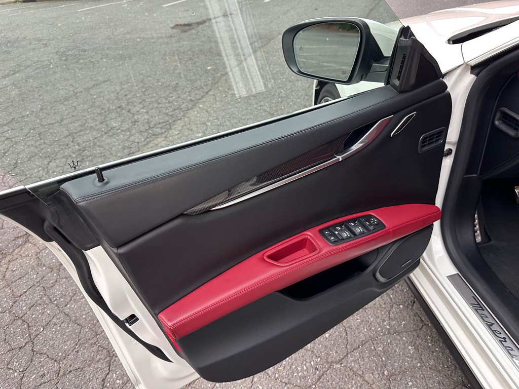 2017 Maserati Ghibli Image 17