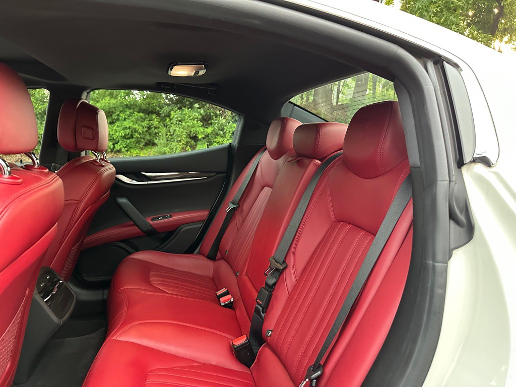 2017 Maserati Ghibli Image 25