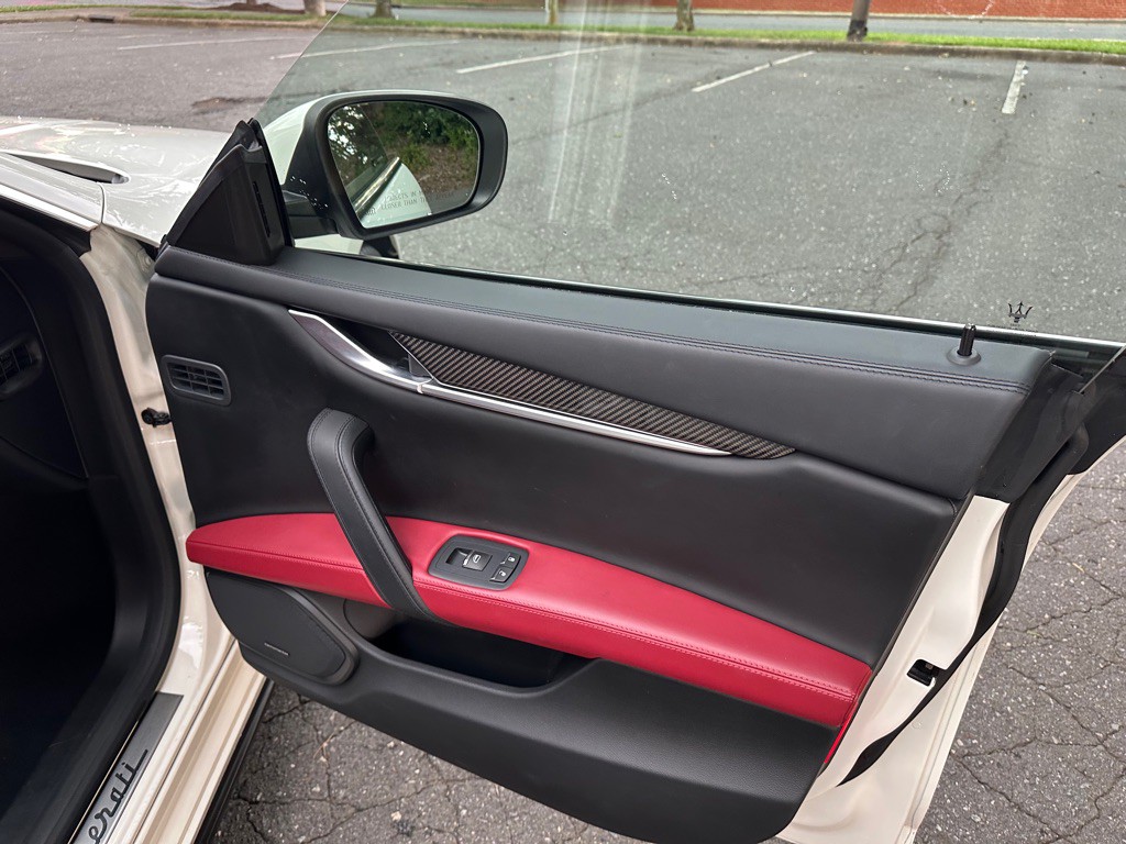 2017 Maserati Ghibli Image 29