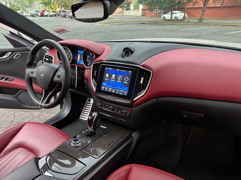 2017 Maserati Ghibli Image 33