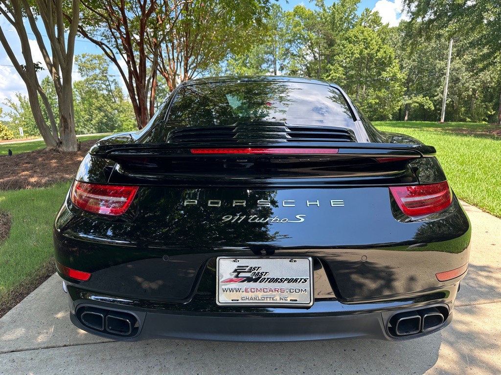 2015 Porsche 911 Image 6