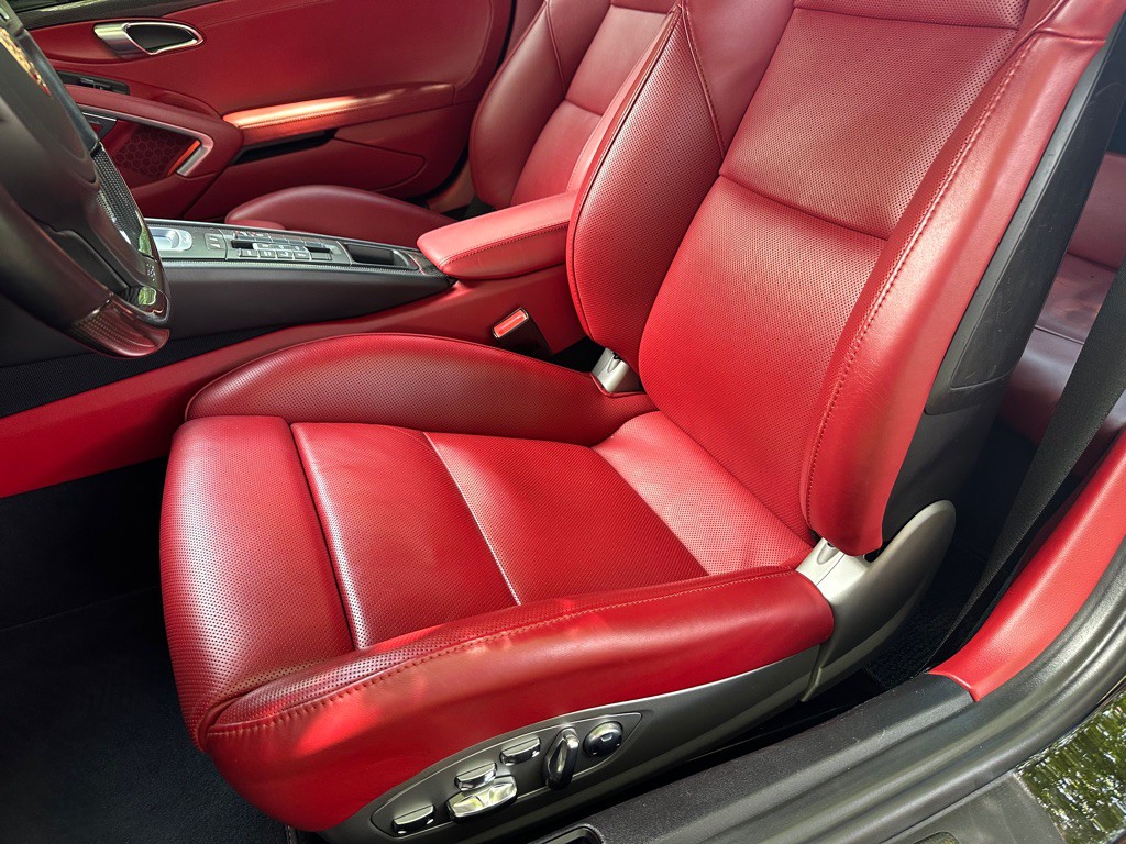 2015 Porsche 911 Image 32