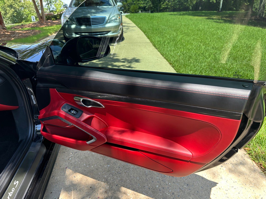 2015 Porsche 911 Image 38
