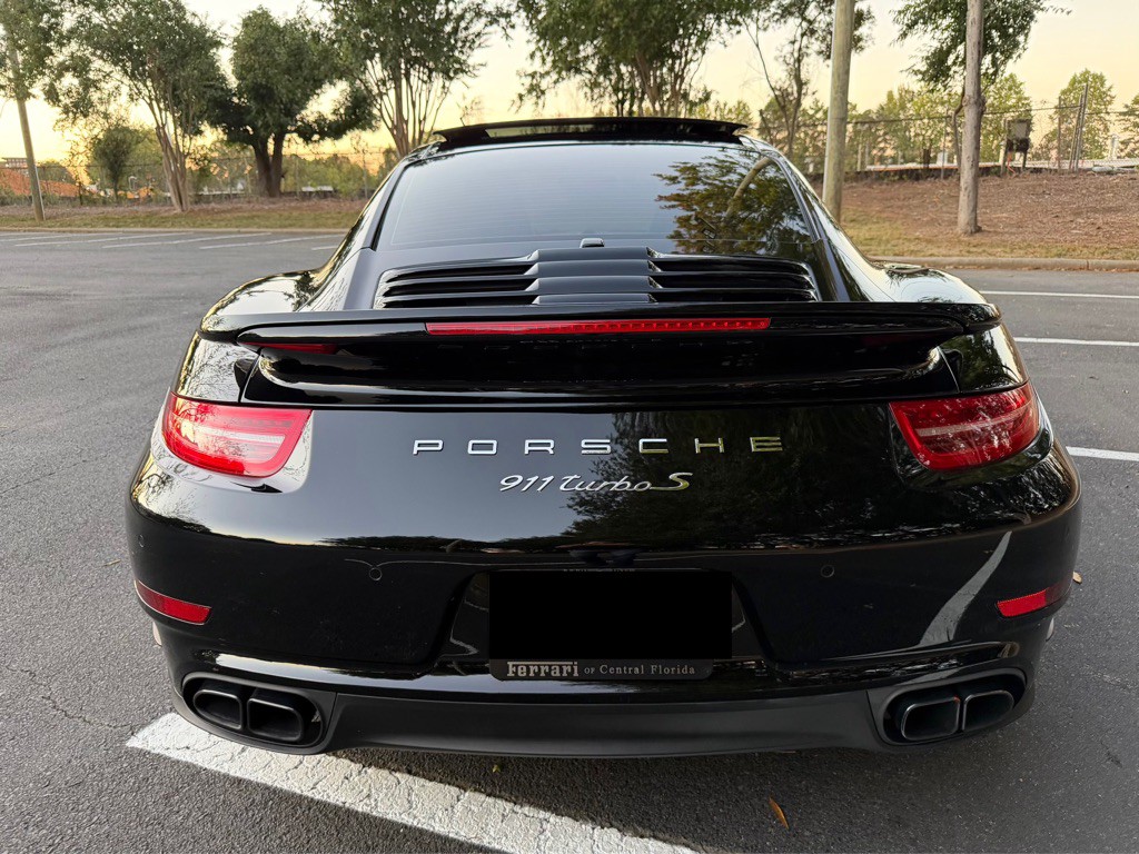 2015 Porsche 911 Image 6