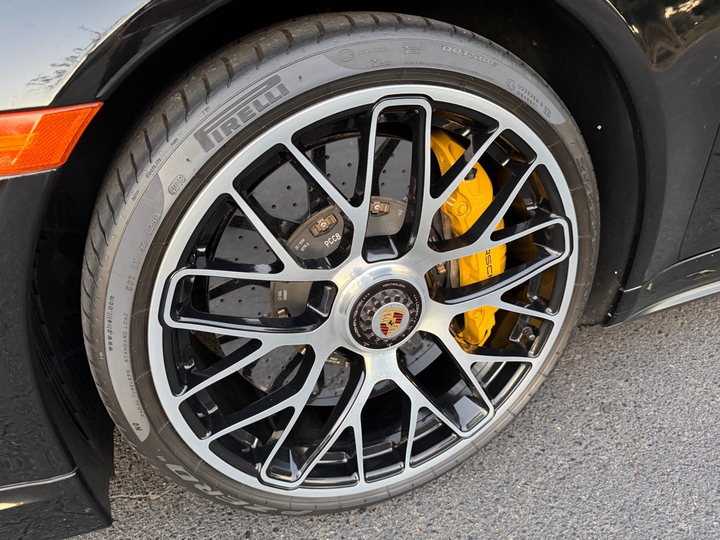 2015 Porsche 911 Image 11