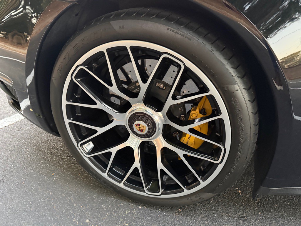 2015 Porsche 911 Image 14