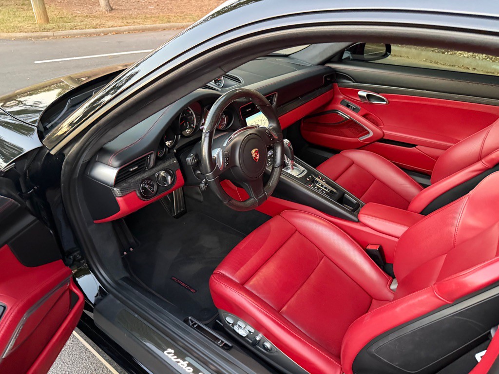 2015 Porsche 911 Image 23