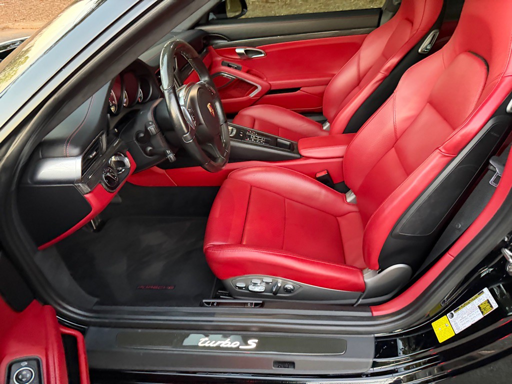 2015 Porsche 911 Image 24