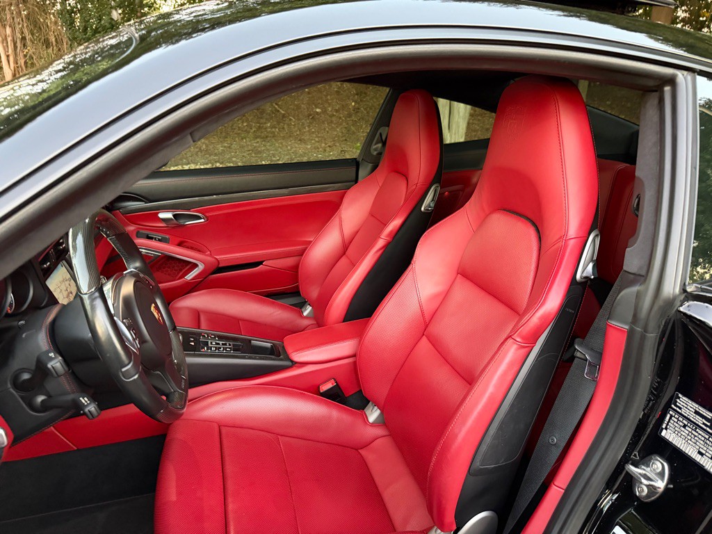 2015 Porsche 911 Image 25
