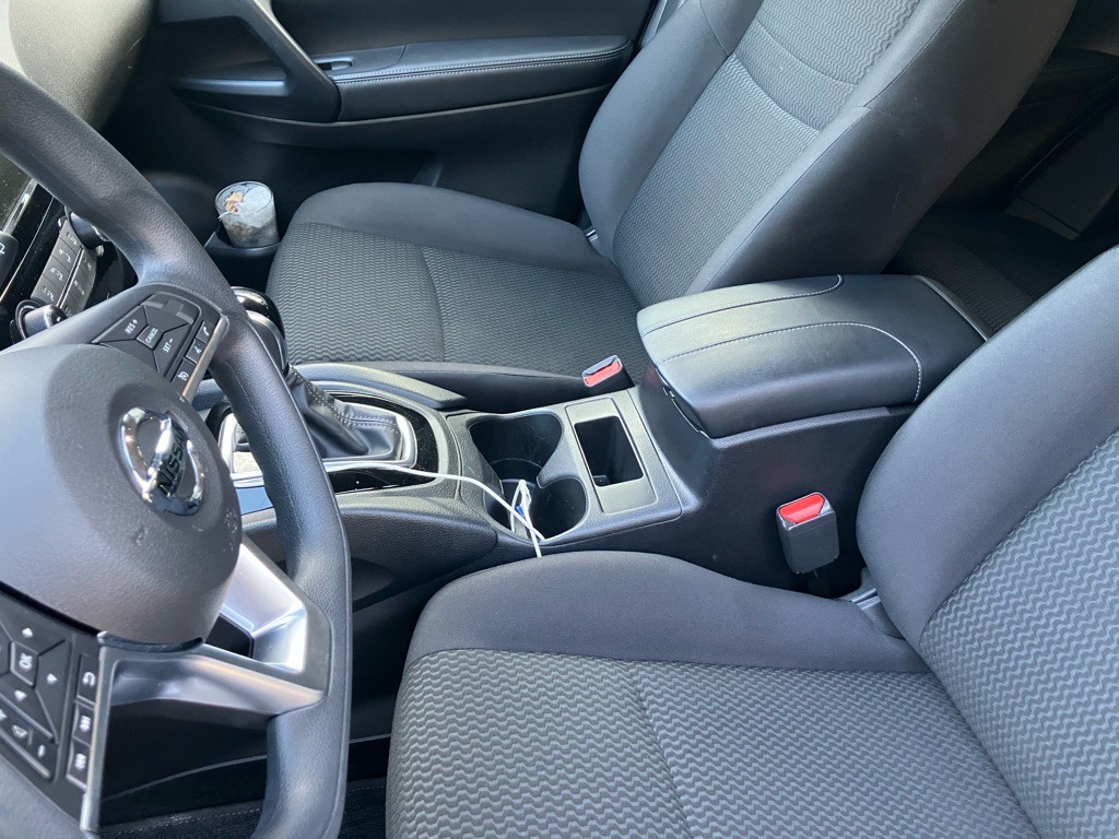 2020 Nissan Rogue Image 16