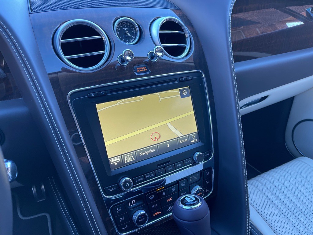 2016 Bentley Continental Image 28