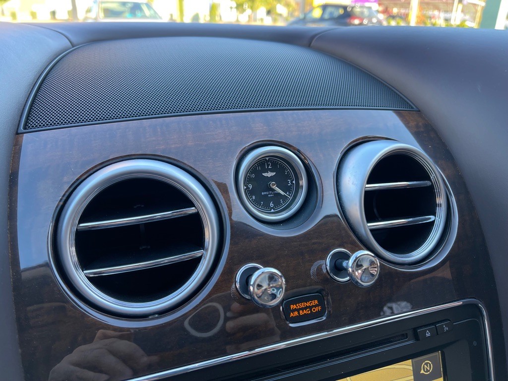 2016 Bentley Continental Image 32