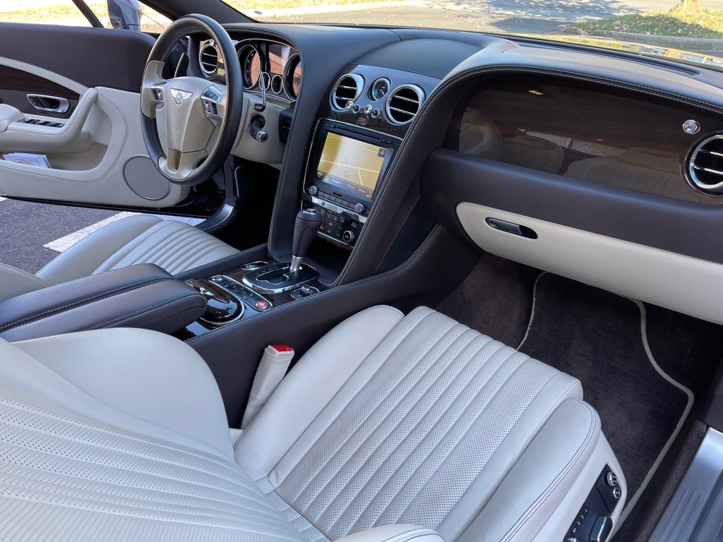 2016 Bentley Continental Image 34
