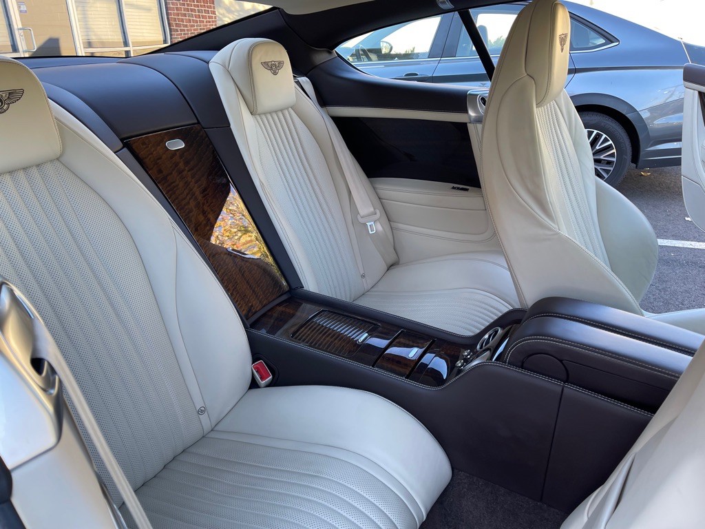 2016 Bentley Continental Image 36