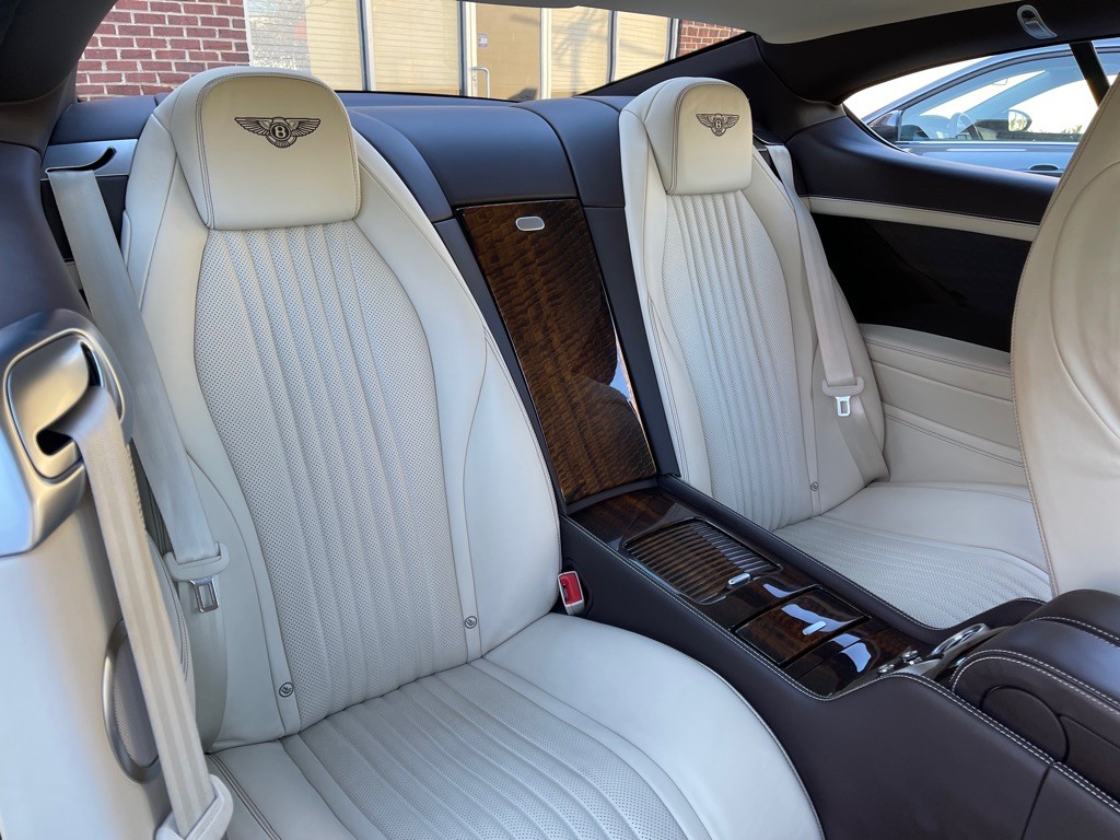 2016 Bentley Continental Image 37
