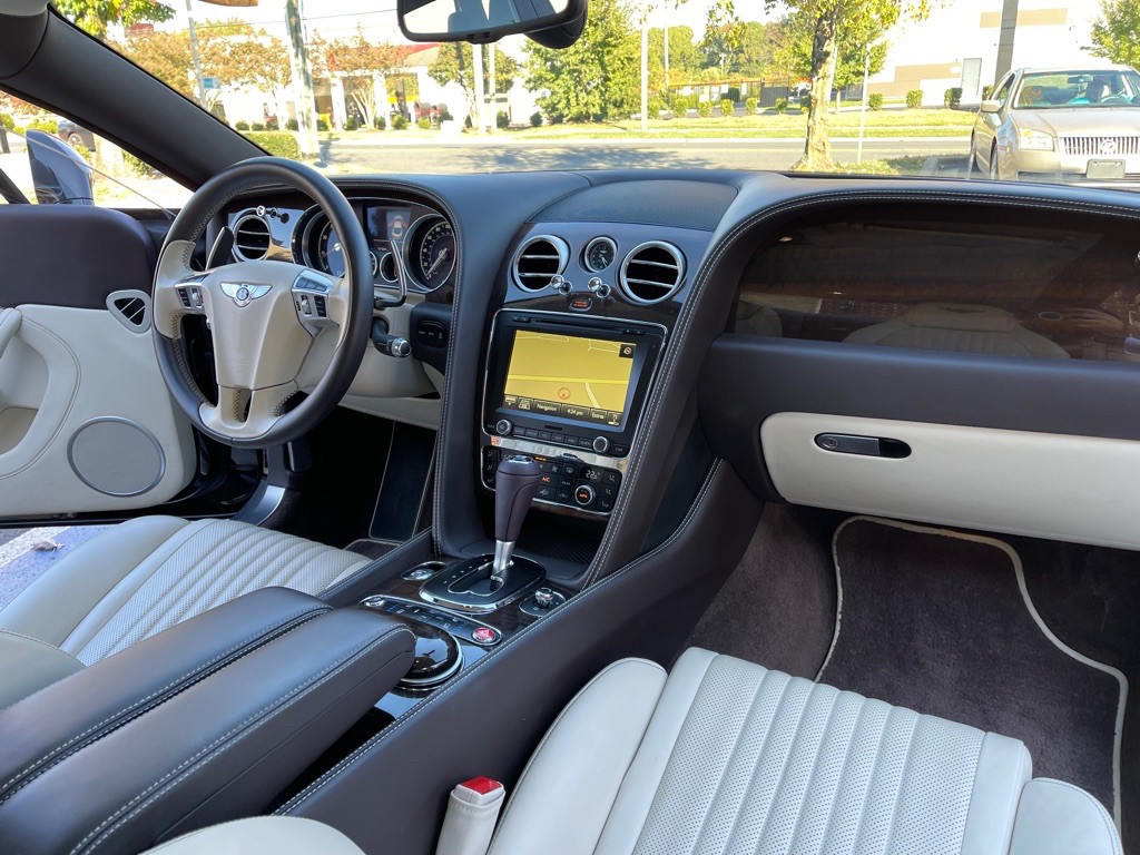 2016 Bentley Continental Image 45