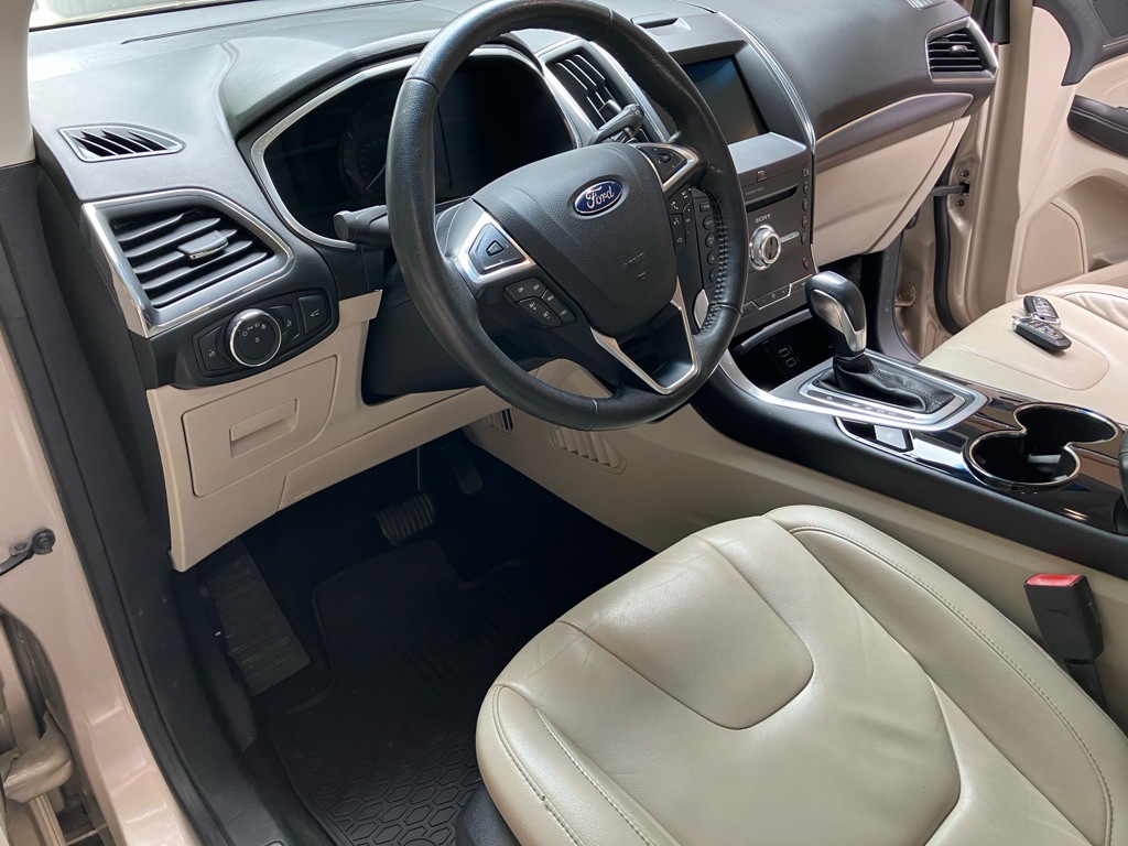 2017 Ford Edge Image 10