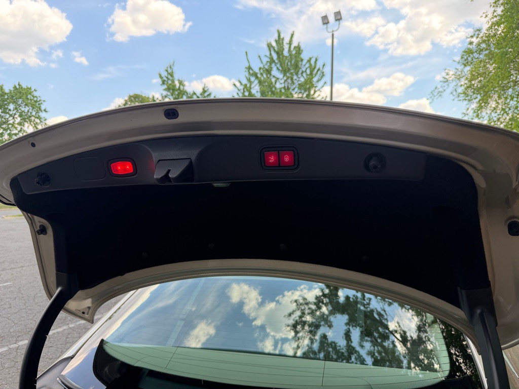 2018 Mercedes-Benz E-Class Image 23