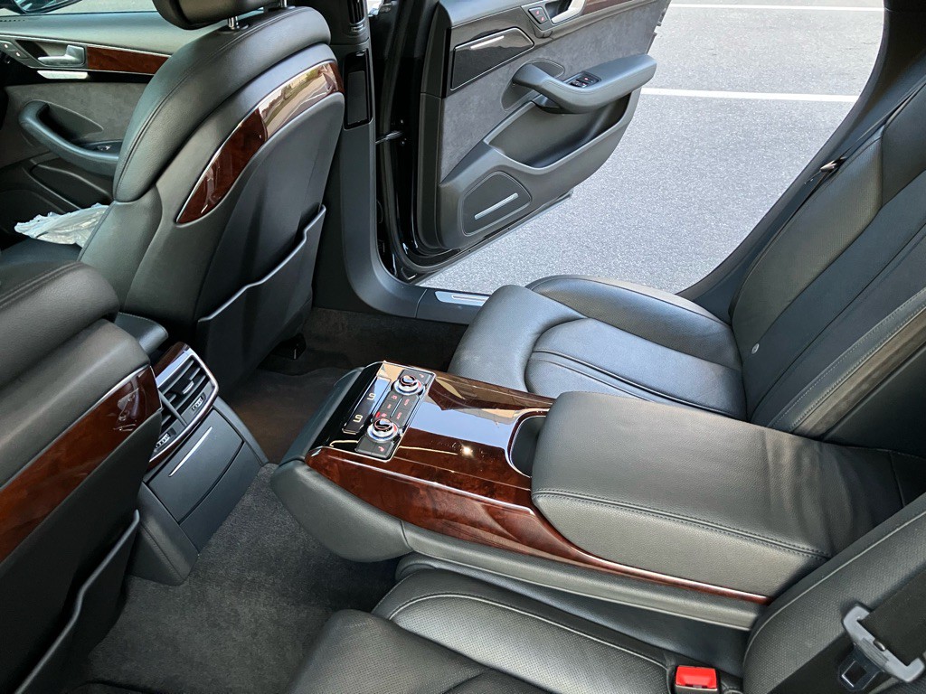 2013 Audi A8 Image 10