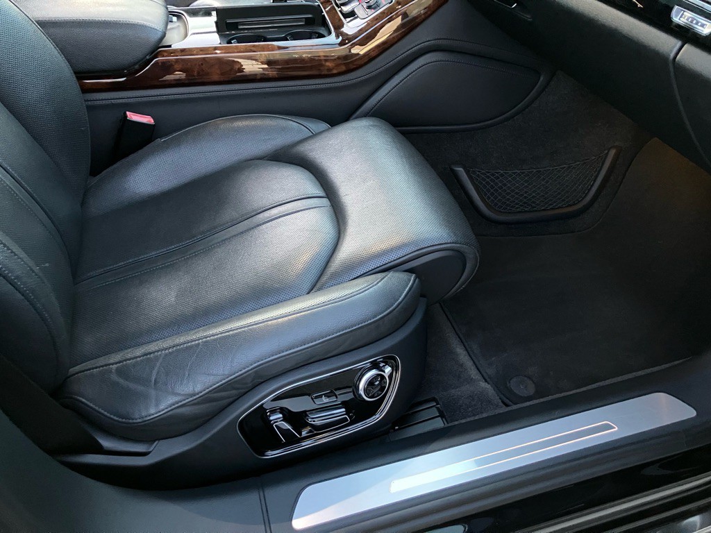 2013 Audi A8 Image 12