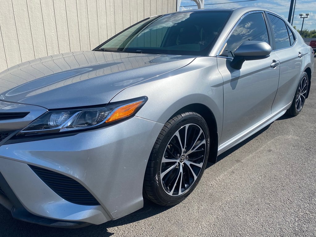 2020 Toyota Camry Image 9