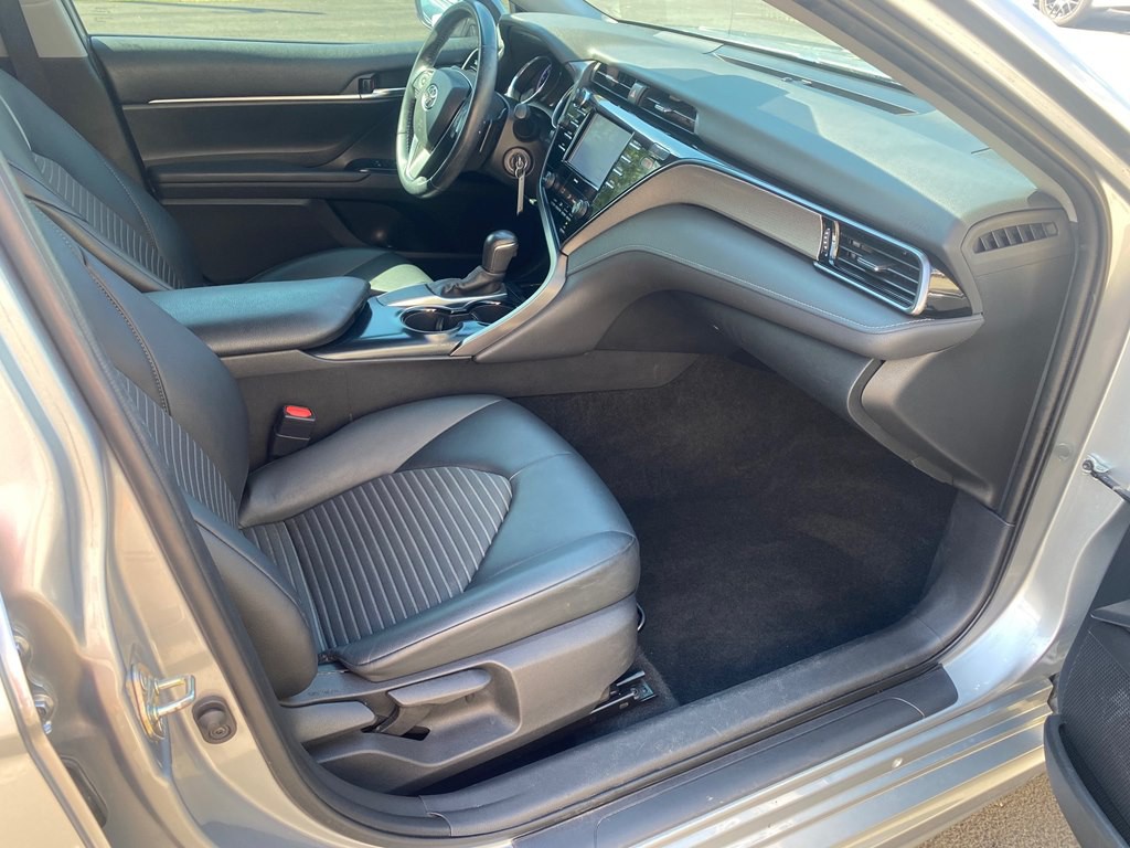 2020 Toyota Camry Image 17