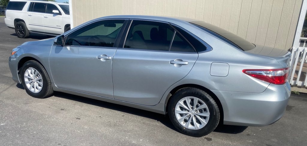 2017 Toyota Camry Image 5