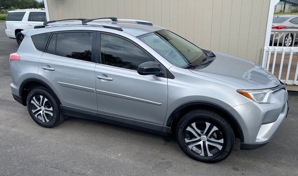 2018 Toyota Rav4 Image 2