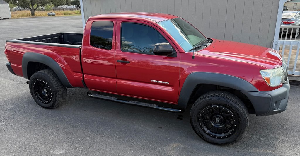 2014 Toyota Tacoma Image 2