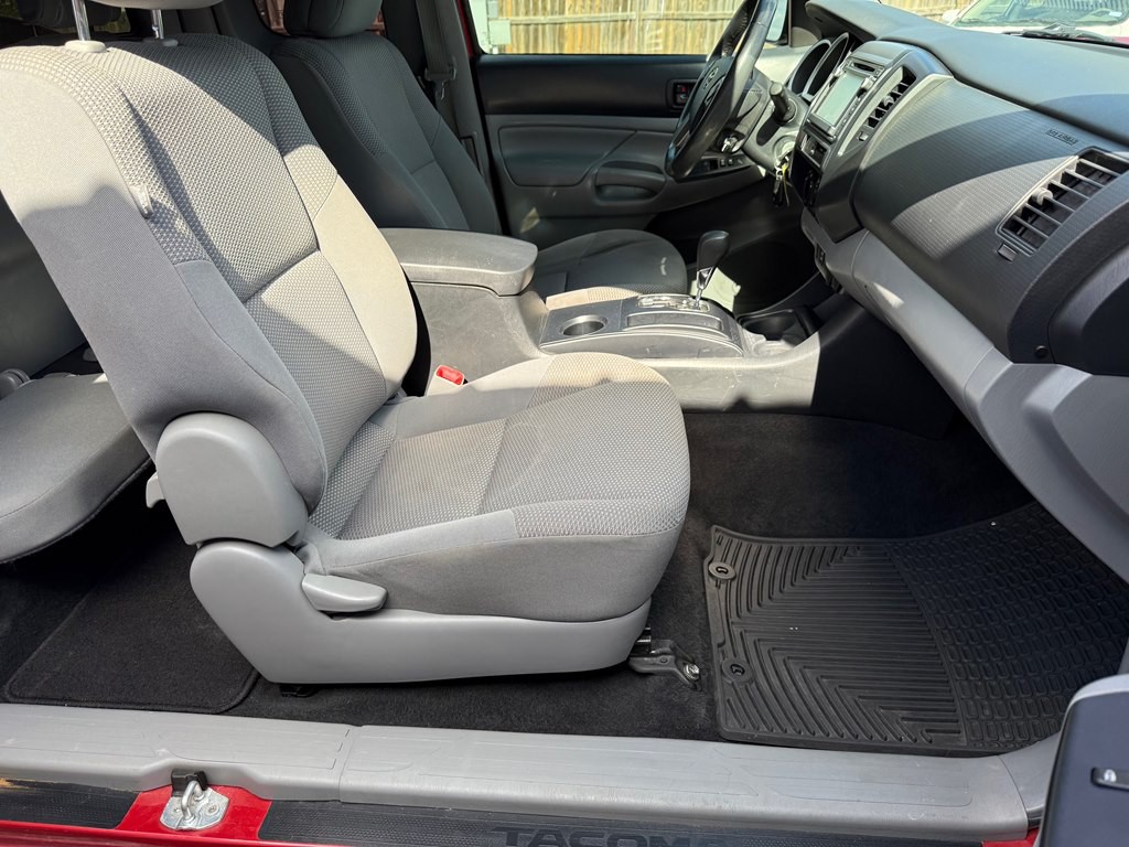 2014 Toyota Tacoma Image 15