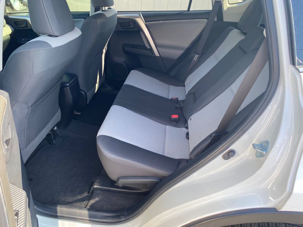 2015 Toyota Rav4 Image 14