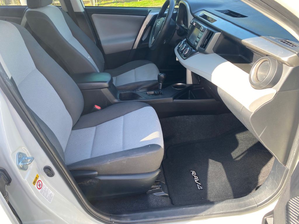 2015 Toyota Rav4 Image 18