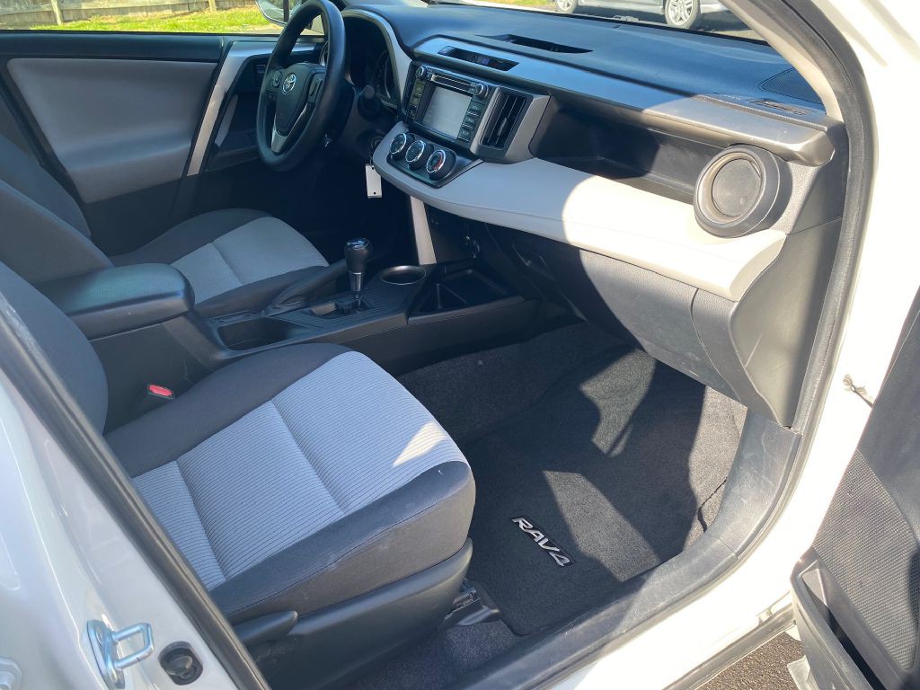 2015 Toyota Rav4 Image 19