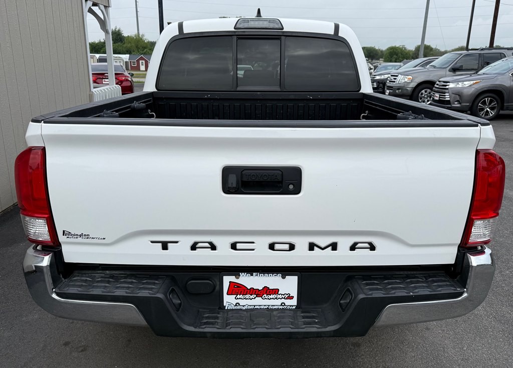 2017 Toyota Tacoma Image 6