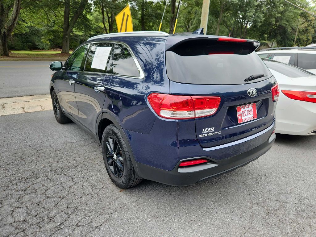 2016 Kia Sorento Image 2