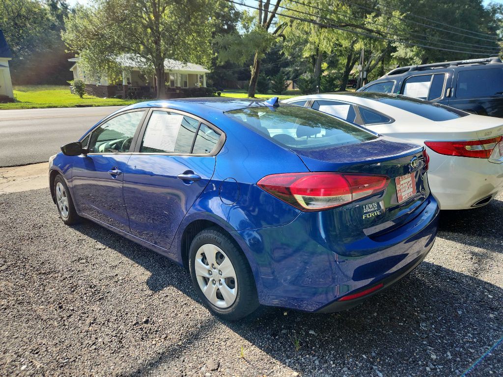 2017 Kia Forte Image 2