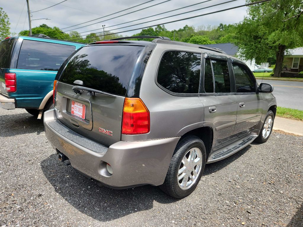 2008 GMC Envoy Image 3