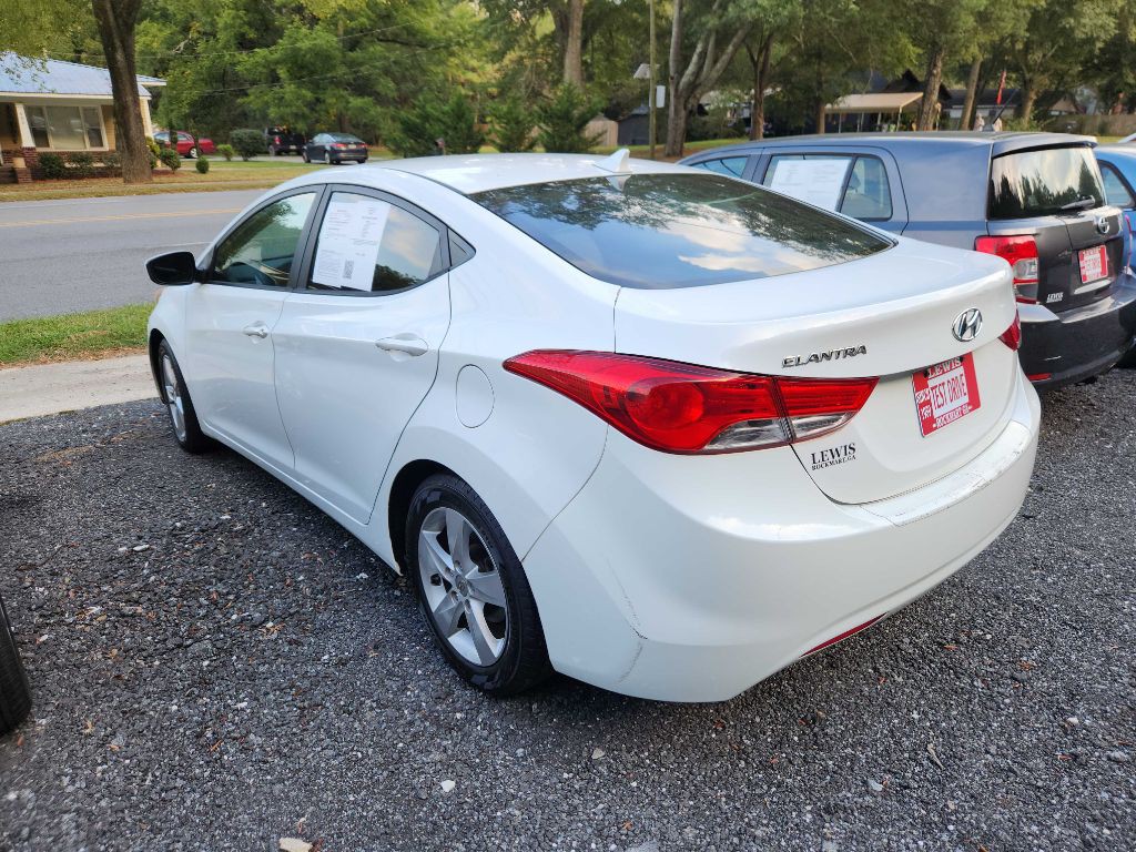 2012 Hyundai Elantra Image 2